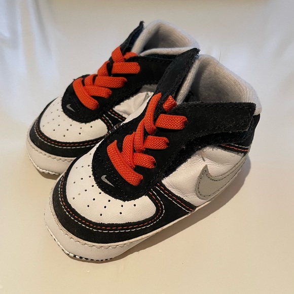 Baby Nikes - Picture 9 of 9